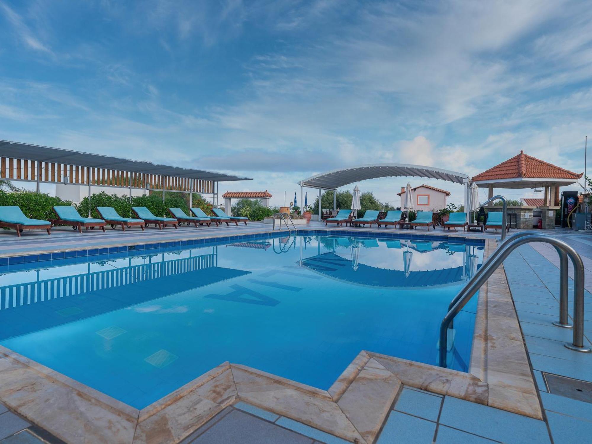 Evalia Apartments ヘルソニソス エクステリア 写真
