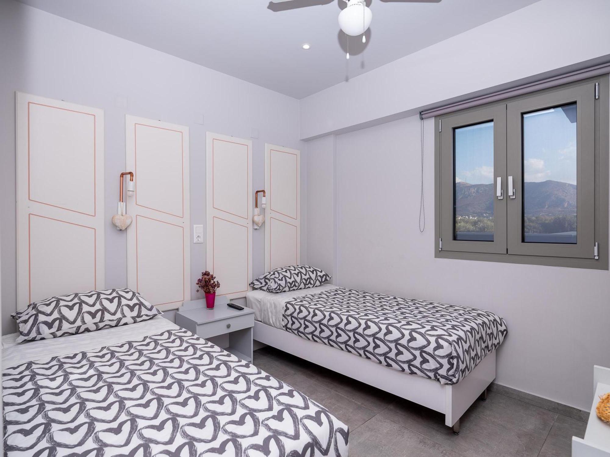 Evalia Apartments ヘルソニソス エクステリア 写真